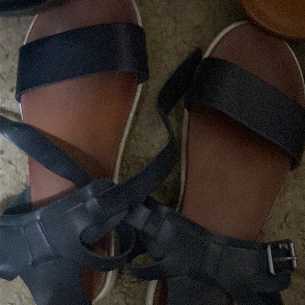 Sandal lot - Picture 6 of 6